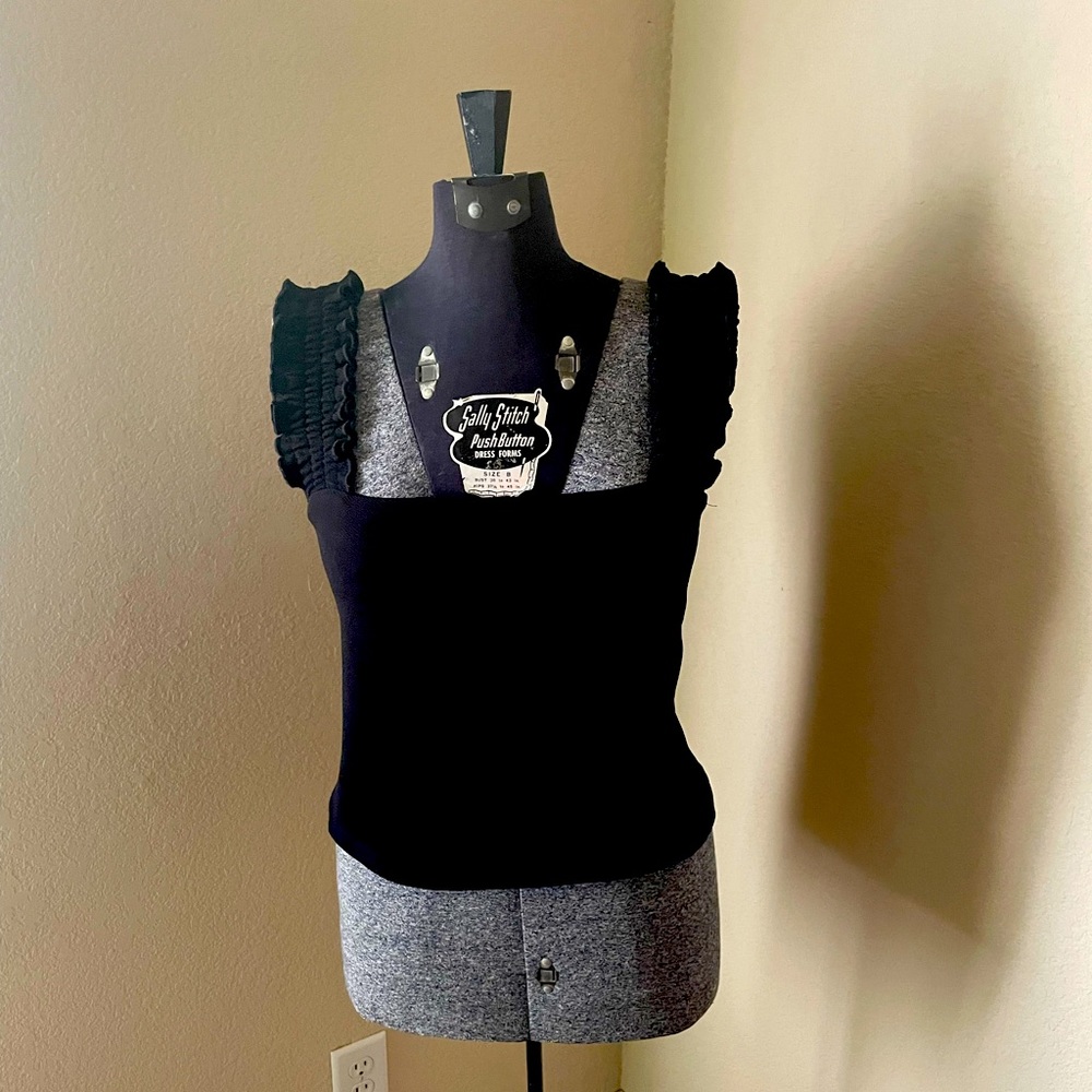 Boxy square neck fitted top